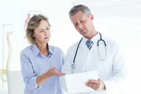 吃阿托伐他汀出现便秘血糖高，该换药吗？医生：先弄清2件事再说图片