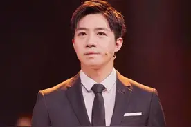 伤疤是他的勋章，现在他用演技征服观众图片
