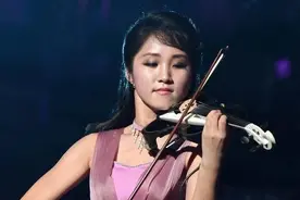 朝鲜的美女艺术团时隔15年重访韩国，在韩国反响热烈！图片