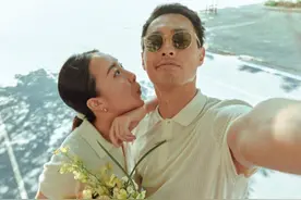杨祐宁登记结婚！随性夫妻拍婚纱照不穿婚纱，结婚戒也不走寻常路图片