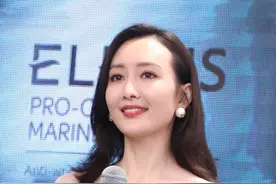 王鸥一袭白色裹胸礼服代言护肤品 鸥姐展露温婉一面气质满分图片