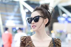 张天爱 豹纹上衣现身 据说回头率超高图片