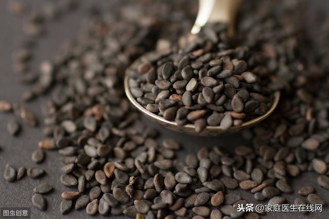 男人25岁后，肾脏变差怎么办？多吃4种黑色食物，把肾气补回来