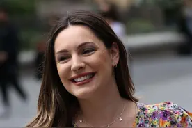 女星凯莉布鲁克Kelly Brook伦敦外出街拍图片