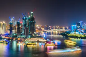 谣言：重庆某人不配合隔离还和警察发生纠纷图片