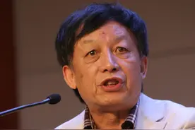 冯小刚：想救传统文化，必须恢复繁体字！易中天：亂竈龜鬱会写吗图片