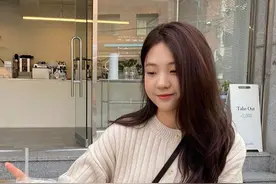 米白色线衫真的是好搭配，你觉得呢图片