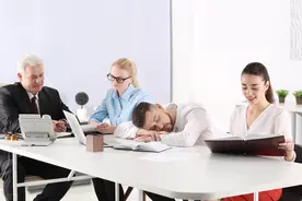 领导为什么喜欢开会？职场老油条告诉你真相，多少员工被骗了图片