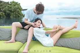 故事：重逢5年前初恋，我处处躲他，他却堵上门说要重新追我图片