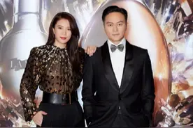 袁咏仪49岁生日收8个蛋糕与一个包，其中的真人定制蛋糕最吸睛图片