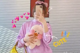 吴昕近日三套对镜自拍，鲜艳色彩穿搭下的自信女孩！越来越会穿了图片