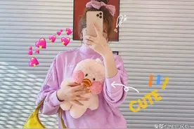 吴昕近日三套对镜自拍，鲜艳色彩穿搭下的自信女孩！越来越会穿了图片