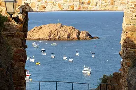 西班牙最美小镇之滨海拖萨（Tossa De Mar）图片