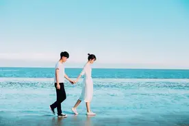 故事：参加闺蜜婚礼，才发现她表哥是我男神，没多久我俩在一起了图片