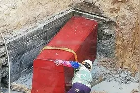 江苏出土700年前红色棺木，专家闻讯赶来，X光扫描后结果十分意外图片