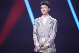 周深自己还原换头像的尴尬始末图片