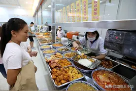 总是吃食堂菜，想减肥的你应该怎么控制摄入呢？图片