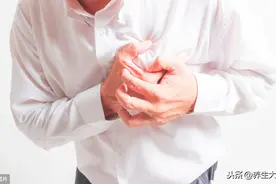 咳嗽？腰背疼痛？小心“压缩性骨折”找上门！关键看3点，症状隐匿，太多人忽视了图片