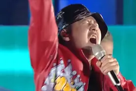 继花泽香菜后他终对老舅下手，“金刚狼”搭档杨幂蹦迪，还挺萌图片