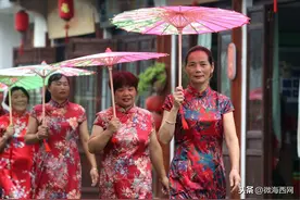 浙江古村旗袍秀，大妈真时尚图片