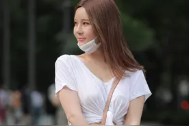 微胖怎么了？夏天依旧高调露腰，一样成为"全场焦点"图片