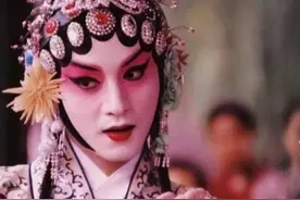 张国荣之后，再无程蝶衣！张丰毅说：他从背后抱住我，我不敢呼吸图片