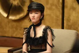 当红女星周冬雨：我有个好继父图片