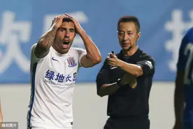 巴萨巨星狂吹日本足球，中超前外援：第一天就后悔到中国图片