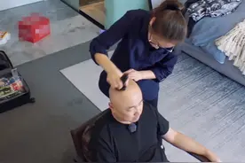 徐峥艳压宁静、张雨绮，用电动剃须刀刮头，精致男孩的秘密曝光图片
