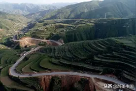 河北张家口：航拍宣化区盘山公路，蜿蜒起伏宛如巨龙图片