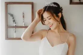 正！TVB上位小花杀入网红界，绯闻清单太长被称作“TVB娘娘”图片