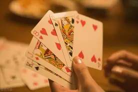 职业扑克手是如何在信息不足时做出高明决策的图片