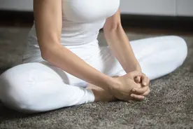 烦躁、焦虑、反复失眠！用阴瑜伽慢下来吧图片