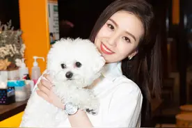 有这4个特点的女生千万别披头发，又老又土！扎起头发很让人心动图片