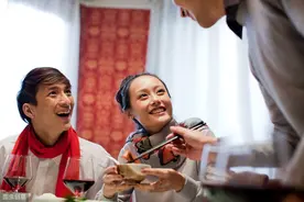 分餐而食是理，同盘共饮是情？转变思路，便可有理又有情图片