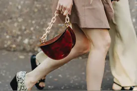 半月腋下包火爆了，还有这些小众品牌的月牙包可以入坑图片