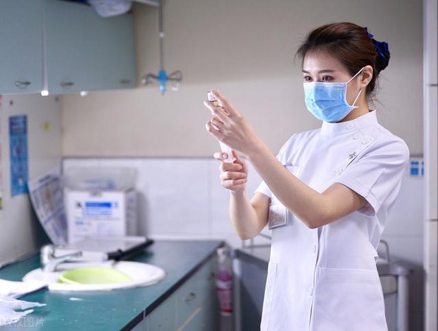 注意！这两种药配伍先出现白色浑浊，后变成红棕色