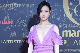 倪妮才是高级美，紫色蛋糕裙大秀“奶白肌”，“酒杯身材”真迷人图片