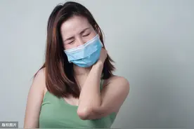 新冠流行期间要看看自己的脚趾头，如果变黑一定要小心！图片