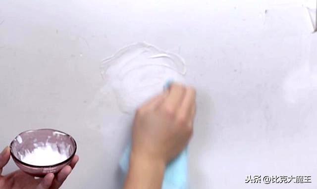 白墙脏了不用重新刷，用这4样东西擦一擦，墙壁白净如新，厉害了