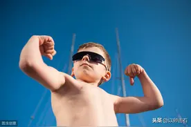 施瓦辛格的第一次健美比赛《电影》图片