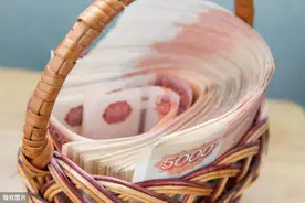 如果一个人有2000万，每年利息生活够支撑他后半生吗？图片