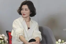 医美后遗症？58岁关之琳近照颜值回春，气质佳，眼睛却变小图片