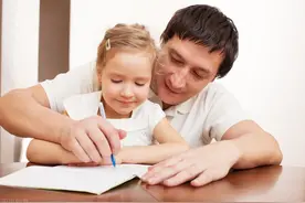 父母听力正常，孩子也有可能先天性耳聋！这项筛查不能少图片