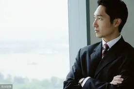 小说：年轻女孩设计嫁总裁，总裁前妻筹划5年让她人财尽失图片