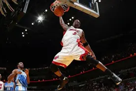 21世纪后卫扣篮，卡特741次，科比780次，韦德呢？球迷：太夸张了图片