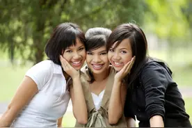 《我要做厨神》澳大利亚华裔评委：用智慧和幽默应对种族歧视图片