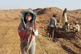 中国黄金机械垄断非洲，90后中国美女7年在苏丹做了一个名牌图片