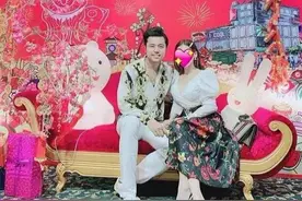 穷小伙和61岁富婆交往5年 获巨额分手费后和新女友住豪宅图片