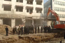 2020年，老家房屋遭遇违法强拆，拆迁户该采取哪些应对措施？图片